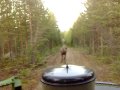 björn jagar älg i bredträsk
