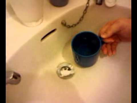 how to unblock a drain with vinegar