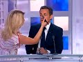 repris de rue89:
http://www.rue89.com/2008/06/30/les-images-de-sarkozy-en-off-avant-son-interview-sur-france-3

install� dans le studio du 19/20 � quelques minutes du d�but de son intervention, nicolas sarkozy est entre les mains des techniciens et maquilleuse de france 3. face � lui, le directeur de l'information de la cha�ne, paul nahon, et les trois journalistes audrey pulvar, v�ronique auger et g�rard leclerc. l'ambiance est glaciale.