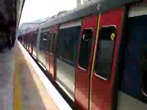 KTT 直通車 ( T824次 ) 加速駛經港鐵大圍站 + 港鐵列車 ( MLR ) 駛進港鐵大圍站