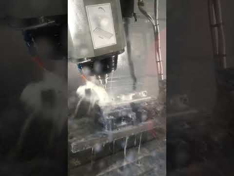 2016 HURCO VMX42SWI Vertical Machining Centers (5-Axis or More) | Tight Tolerance Machinery (1)