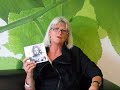 Anbefaling af sangerinde Eiv�r og romanen De fortabte spille