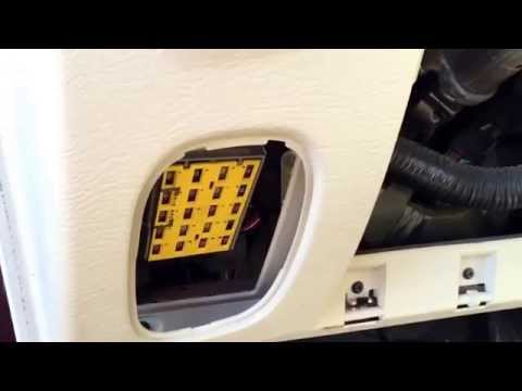 how to change a fuse in a pt cruiser