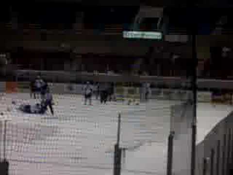 Hockey Fight - UAH vs. Robert Morris ...