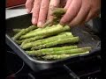 Espárragos verdes con langostinos al orio y especias Espárragos verdes con langostinos al orio y especias