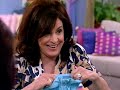 As risadas mais engraçadas da TV são comparadas com as risadas da sindica Dona Alvara(Stella Miranda)