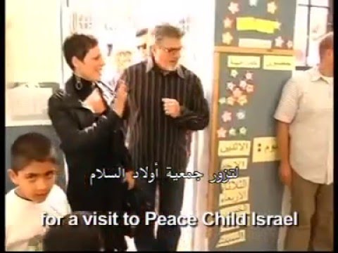 500 Arab and Jewish alumni of Peace Child Israel's "Du-Drama" program convene at the Jerusalem Theat