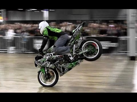 Motorcycle Stunts - Aaron Twite vs Kyle Sliger | XDL Street Jam Stunt Show Chicago 2014 - HD 1080p