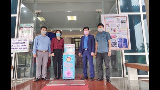 Trường Cao đẳng Công nghiệp và Xây dựng tiếp tục trao tặng thiết bị phun sát khuẩn tay tự động