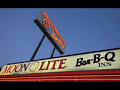 The Moonlite Bar-B-Q Inn of Owensboro, KY is famous for it's extensive buffet and its barbequed mutton. 