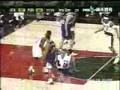 Antonio Daniels Posterizes Kirilenko