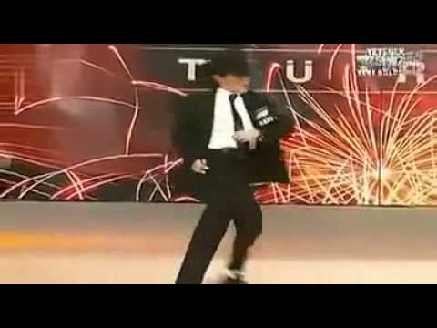 12-year-old child to imitate MJ shock the audience