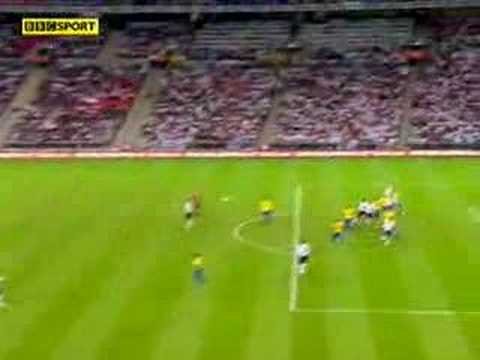 Primer gol con la selecci&oacute;n en el estadio Wembley