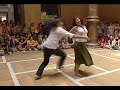 Actuación de la compañía aragonesa Ana Continente y Amador Castilla dentro de la programación de la IV edición del festival Trayectos, Danza en Paisajes Urbanos, celebrado en Zaragoza en julio de 2007. El espacio en el que tuvo lugar es el Patio Los Giles.