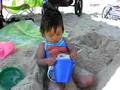 videos de Elly Plays in the Sand