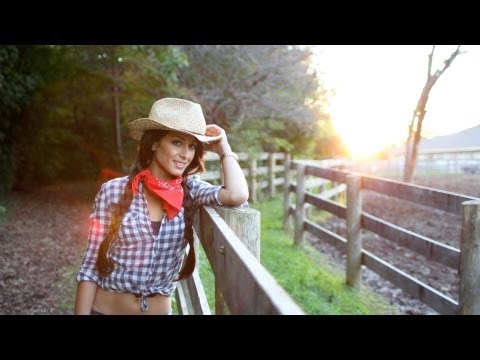 Halloween Hairstyle and Costume - Sexy Cowgirl