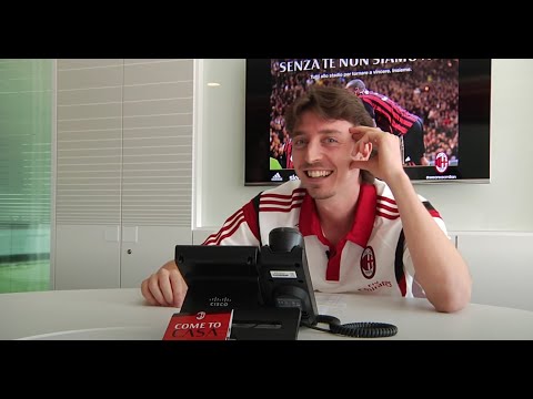Montolivo e una telefonata speciale! | AC Milan Official