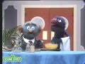 Grover Learns High Customer Expectations