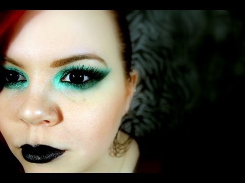 Halloween-Peacock Masquerade