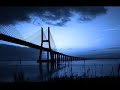 fernando mauricio canta fado com imagens de lisboa.