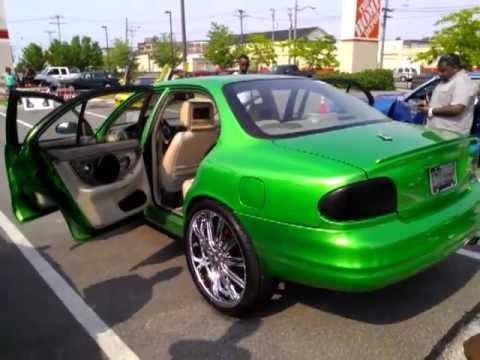 Rons 1999 Oldsmobile Intrigue on 24″s screamin at