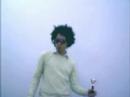 Macu non riesce a lavorare e si mette a ballare...
A crazy dancer in office...
