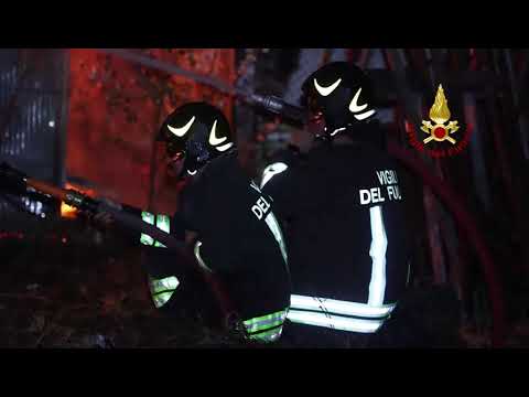 Firenze - incendio in via San Piero a Quaracchi