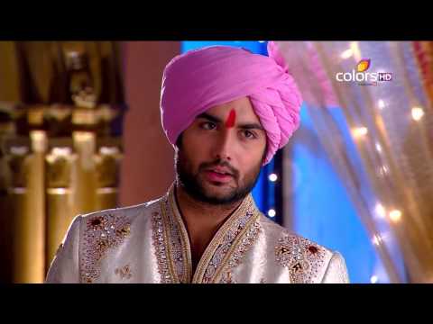 Madhubala - Sanjay along with his parents and a couple of relatives arrive for the marriage. Raja senses that both Agni and Leelavati might create some nuisance in the marriage, makes them busy in various...