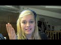 Ciao ragazze e ciao ragazzi :) Questo video mi è stato richiesto moltissimo da tantissimi di voi, così mi sono decisa a farlo :) Allora precisiamo che non sono un'esperta, e non faccio questo per lavoro ovviamente, ma in questo video vi racconto soltanto la mia esperienza e le poche cose che ho imparato con gli anni. Se dovete perdere molti chili o comunque non sapete 