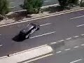 حادث تفحيط جمس يتقلب قدام الكاميرا - الله يكون في عونه