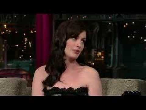 Anne Hathaway - David Letterman (The Devil Wears Prada) Anne Hathaway - David Letterman (The Devil Wears Prada)