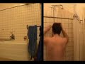 Petite video délire réalisée dans le cadre d'un travail d'architecture sur le gaspillage d'eau. Thème : « Douche ou Bain »    Ce petit film compare deux individus, l'un accro au bains et l'autre, se lavant sous la douche.  Leurs modes de vie et leurs consommations d'eau en dépendront.  Episode 4 : La facture d'eau.Résumé: C'est la fin du mois: Mr Douche et Mr Bain reçoivent tous les deux leur facture.  Pour le premier, aucun problème, mais pour Mr Bain, le montant est astronomique.  Il décide alors d'aller se laver chez Mr Douche !  Et pourquoi pas aimer la douche !?!