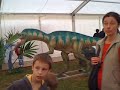 luka i tata raspravljaju o tome koji dinosaur je legosaur, a koji t-rex... 