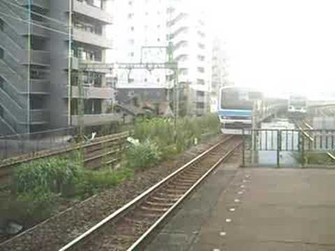 209系500番台と0番台 新子安駅 (JR seri209 Keihintouhoku Line)