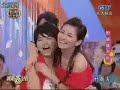 娱乐百分百-SELINA和小猪玩亲吻拳