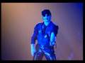 Bekijk videoclip 'U2 - Running To Stand Still'