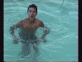 alwalad pres de la piscine