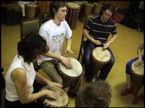 Korporátní bubnování Drum circle corporate drumming