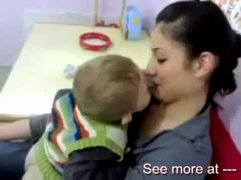 girl kissing