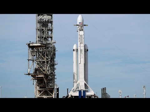 SpaceX Falcon Heavy launch - SpaceX\'s powerful roc ...