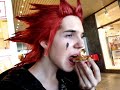 Hanami 08 - Orga isst Pizza