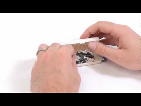 video-linktoworks-How To Open Mini Keychain Chess Sets