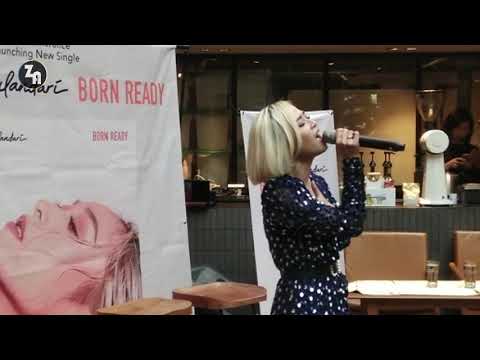 Air Mata Rinni Wulandari Saat Nyanyikan Single Terbarunya "Born Ready" M Bloc Space (30.01.2020)