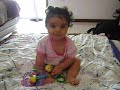 Thalitinha aprendendo a sentar!