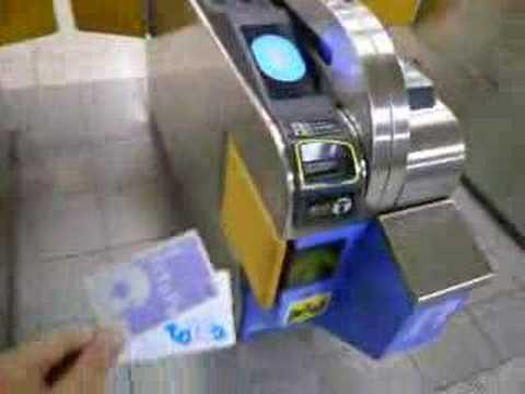 TOICAとPiTaPaを重ねてタッチ２