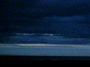 03h53 � rivi�re-�-claude, en gasp�sie, aux abords du fleuve saint-laurent. c'est le matin du 8 juillet et les nuits sont courtes en ce d�but d'un bref �t�. le majestueux paysage nordique s'illumine lentement. le son des vagues et du chant des oiseaux remplit l'air comme un m�lodieux et puissant hymne � la vie.