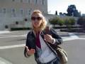 Romana and Djina in Athens, Sintagma square