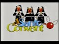 parte 3 capitulo 3 el santo convento pataclaun
esta es la historia de betty, pancha y rita, tres divertidas y torpes delincuentes que, en su intento por escapar de la justicia, han ido a parar al convento de las hermanas del perpetuo embrollo donde, haci�ndose pasar por sor bete, sor rento y sor rita, viven poniendo de cabeza al convento y a la madre superiora.

pero estas tres falsas monjitas no estar�n solas en sus disparatadas aventuras. gracias a la nobleza de la madre superiora quien ha abierto el convento a los necesitados del se�or, las acompa�ar�n don carlos, un criollo antiguo quien conoce la verdadera identidad del tr�o y quien vivir� tratando de sacar ventaja de la situaci�n; el capit�n coyote, digno oficial de la benem�rita guardia nacional que conf�a ciegamente en las monjitas y desconf�a a viva voz de don carlos y de quien sor rita est� perdidamente enamorada, y finalmente monchi, una beb� que a pesar de su dulce apariencia, est� lejos de ser la inocente criatura que todos esperan.

todos ellos har�n de 