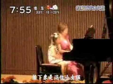 可愛的小男孩~ 十分有演戲的潛力!