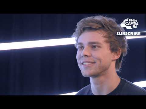 5SOS - Face To Face - Michael Vs. Ashton - Favourite Condiment?